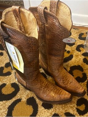 Idyllwind Brown Textured Leather Heeled Cowboy Boots